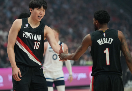 杨瀚森盛赞韦斯利：他是最好的队友与朋友