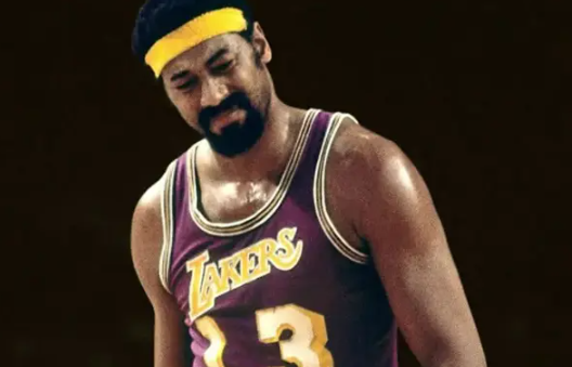 吉莱斯皮24分闪光！太阳赢球藏着训练营伏笔