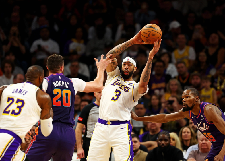 西部卡位战变天！快船首登第八，勇士跌落第九，32 胜 32 负同起跑线迎终极冲刺