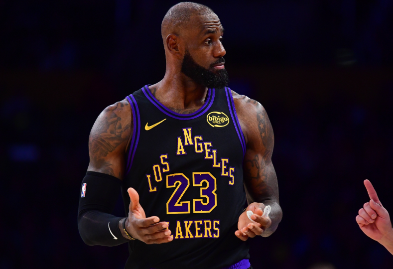 夸梅·布朗又一刀——赢了詹姆斯的队没人夸，都在讨论“詹姆斯还需要谁”