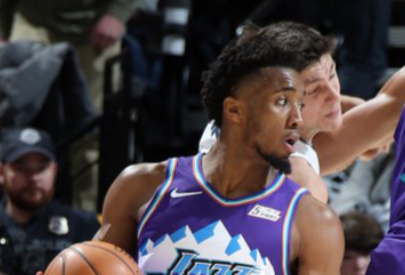 爵士尼克斯激战：重建双雄的卡位生死局