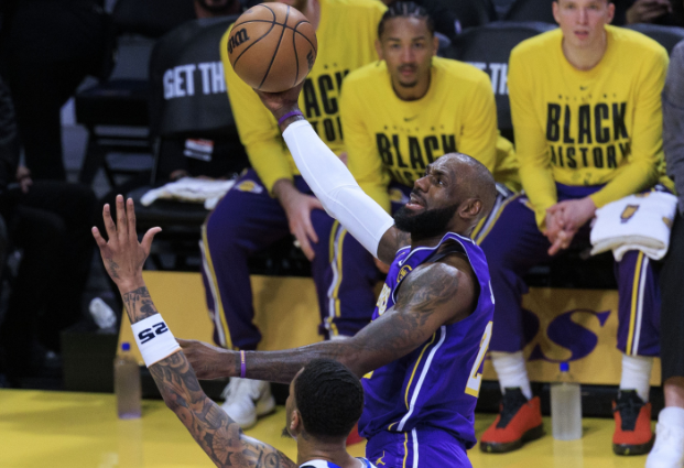 威少：37岁，还能飞