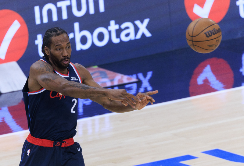 仅差勇士1个胜场！ESPN预测快船49.1%险负尼克斯，这场卡位战要变天？