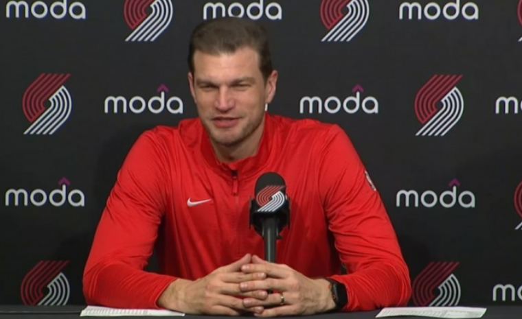 斯普利特：韦斯利助杨瀚森2+1暴扣，很高兴看到这样的精彩表现