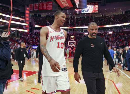 乌度卡盛赞贾巴里 火箭主场完胜猛龙