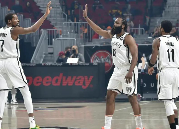 篮网：在挣扎中探寻曙光