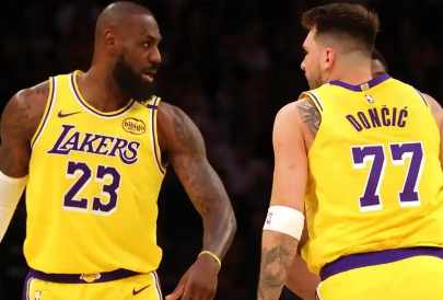 马刺掘金激战：青春新锐与老牌劲旅的碰撞