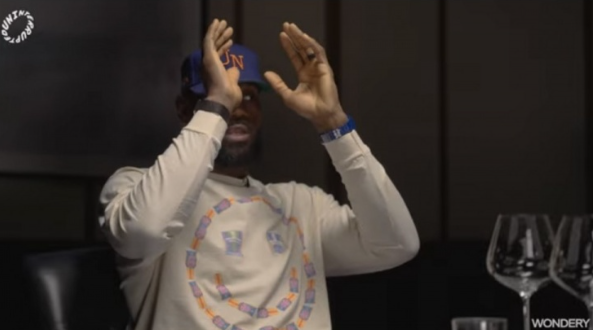 詹姆斯播客吐槽判罚：标准不一令人困惑