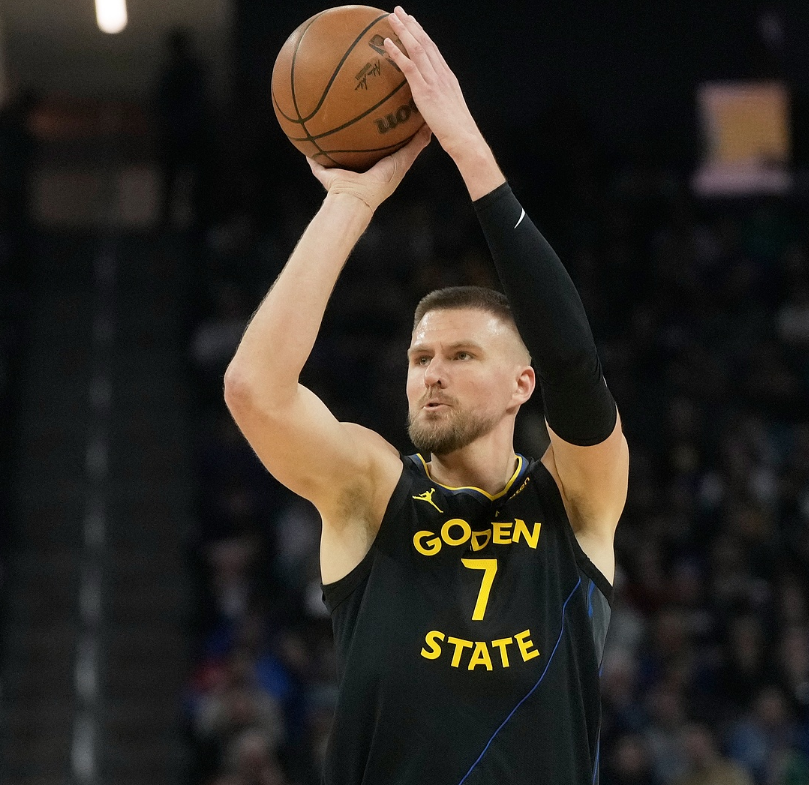 替补合砍65分，三人各17分！勇士的“板凳奇迹”被首发亲手毁掉