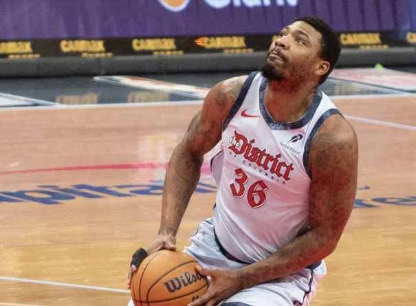 奇才：在逆境中挣扎的篮球征程