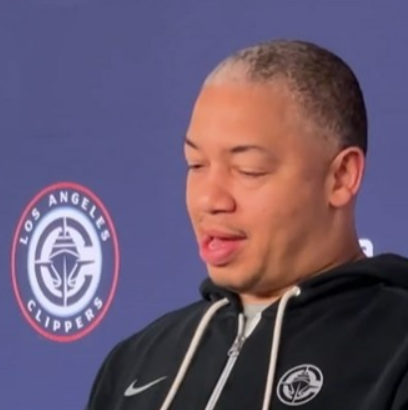 泰伦·卢谈阿德巴约83分：为他高兴，在美国队执教过他，他是个很棒的人