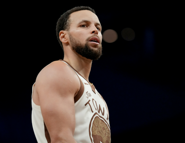 Shams官宣！库里再休10天，连续缺席将达20场——勇士的“救命稻草”又断了