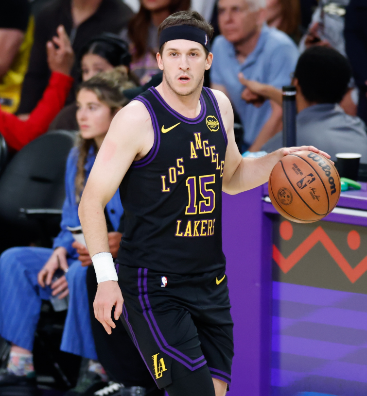 从落选秀到2.4亿先生！湖人顶薪锁死里夫斯，这是NBA最狠的逆袭