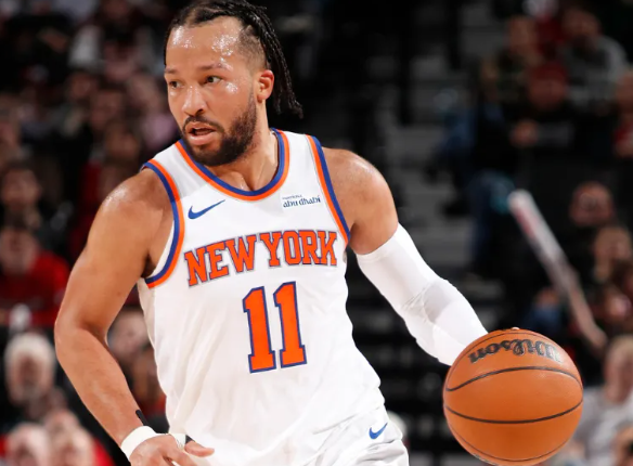 尼克斯：从逆境到巅峰的逐梦之旅