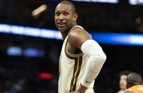 科尔谈老将价值 盛赞霍福德领导力