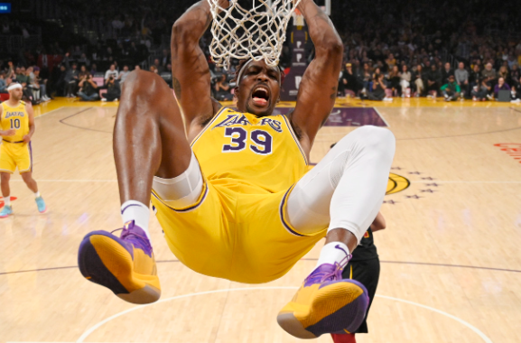 霍华德宣布退役 湖人两度携手终圆冠军梦