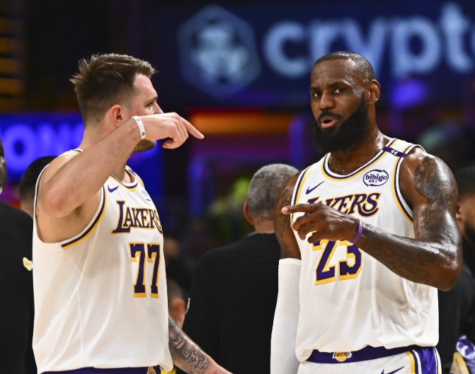 生涯之夜！东契奇狂轰51分刷湖人生涯新高，率湖人142-130轻取公牛