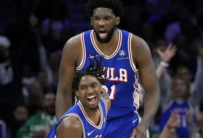 76人锋线群硬刚开拓者残阵：伤病潮下的东部卡位暗战