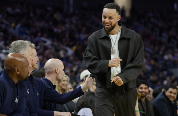 带伤出战！波斯特驰援残阵勇士