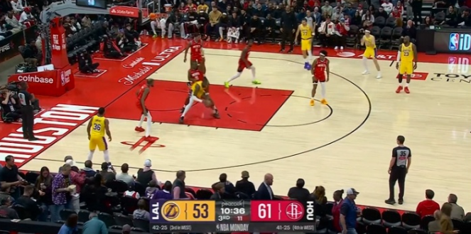 艾顿凿了卡佩拉半天一个踉跄 后仰中投打铁