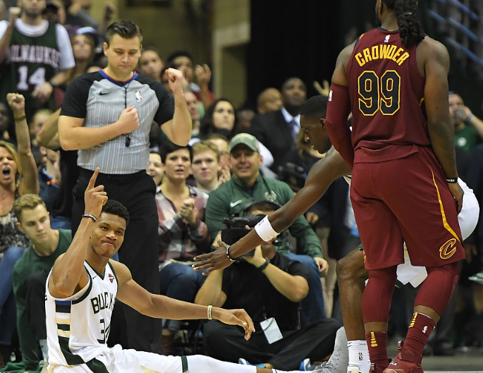 600场里程碑铸就胜率传奇！米切尔低效仍带队克雄鹿，现役第三胜率含金量拉满