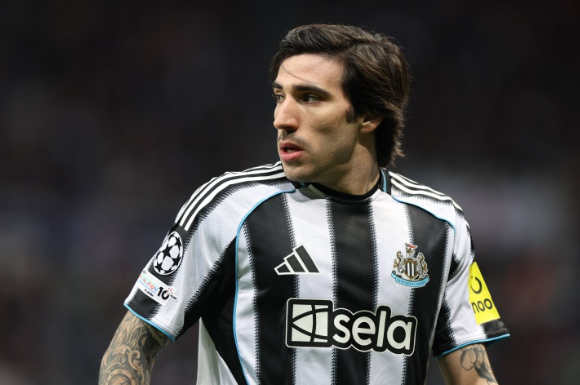 罗马诺谈托纳利未来 今夏成转会热门