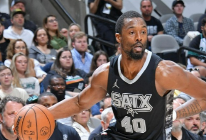 马刺青春风暴席卷联盟：背靠背再战太阳能否延续强势