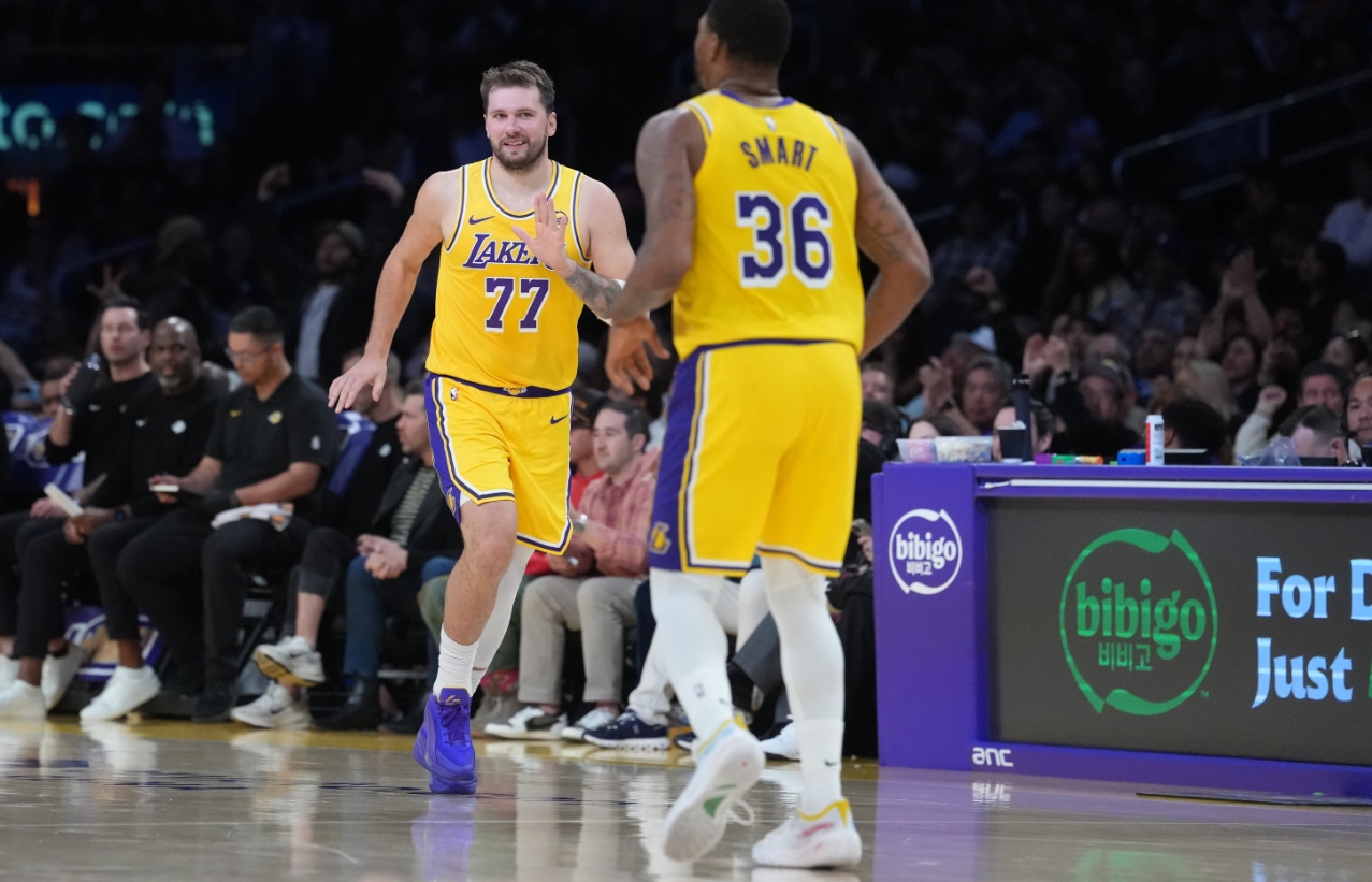 东契奇60分封神 斯玛特谈队友高光