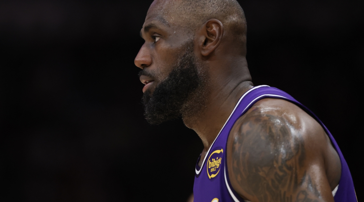 41岁詹姆斯三双 谈背靠背身心考验