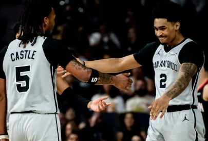 马刺双核驱动剑指连胜新篇