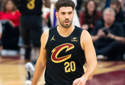 骑士剑指连胜：关键战磨砺季后赛锋芒