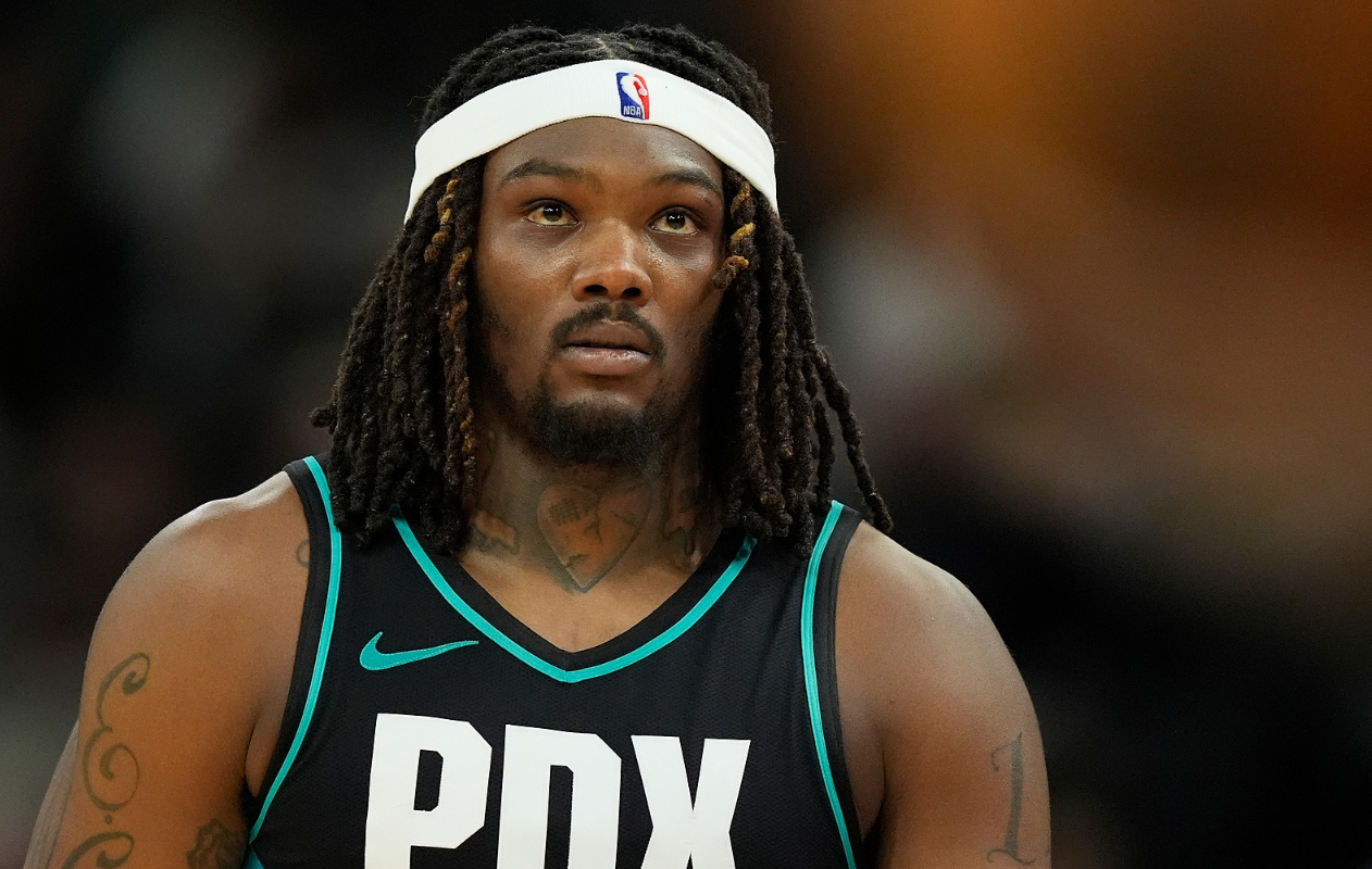 罗威高效砍12分 开拓者半场惜落后掘金