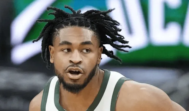 从争冠拼图到匆匆离队！雄鹿数周裁掉托马斯，盛赞终成泡影