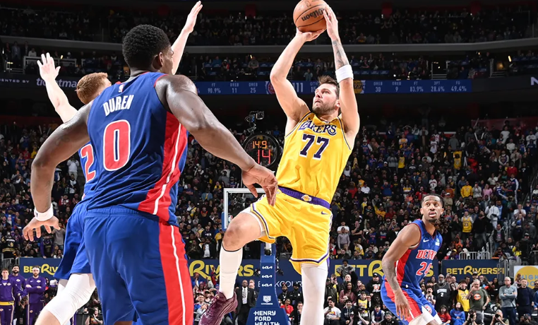 东契奇里程碑空砍 湖人惜败无缘十连胜