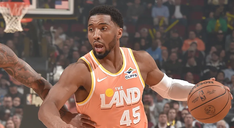 米切尔42分封神 骑士险胜魔术豪取4连胜