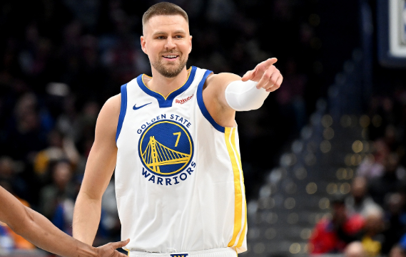 波尔津吉斯三分破千 成史上最高破千球员