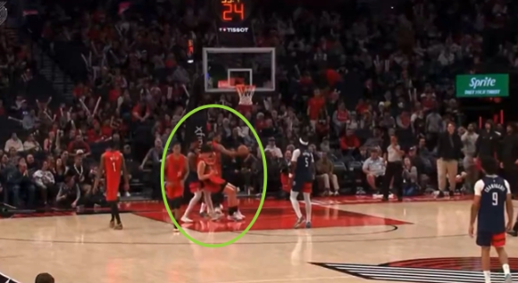 杨瀚森赛场遭拖拽引技犯 面临 2000 美元罚款