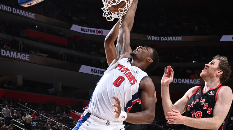 杜伦 12 中 12 砍 31 分活塞主场胜猛龙