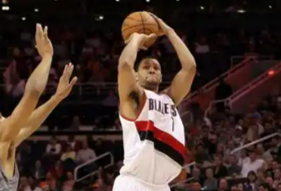 开拓者逆境突围：阿夫迪亚引领残阵冲击季后赛