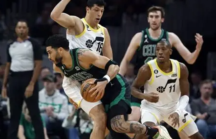 犹他爵士：逆境中挣扎的篮球征程