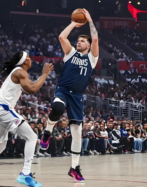 东契奇伤势进展与湖人争冠前景的隐忧