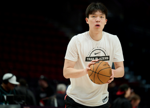 翻译讲述杨瀚森逐梦细节：坚守刻苦铸就NBA历练之路